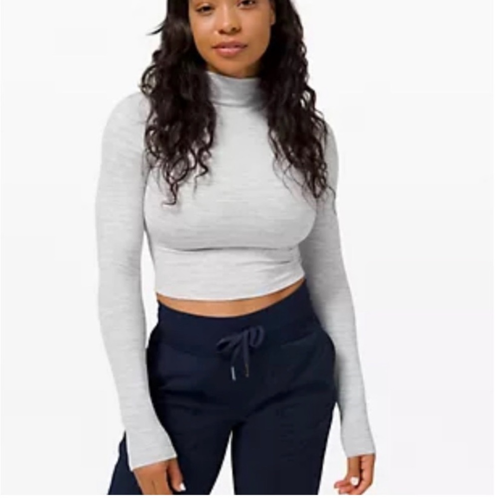Lululemon All aligned Mock Neck Long Sleeve Cropped Shirt Size 10